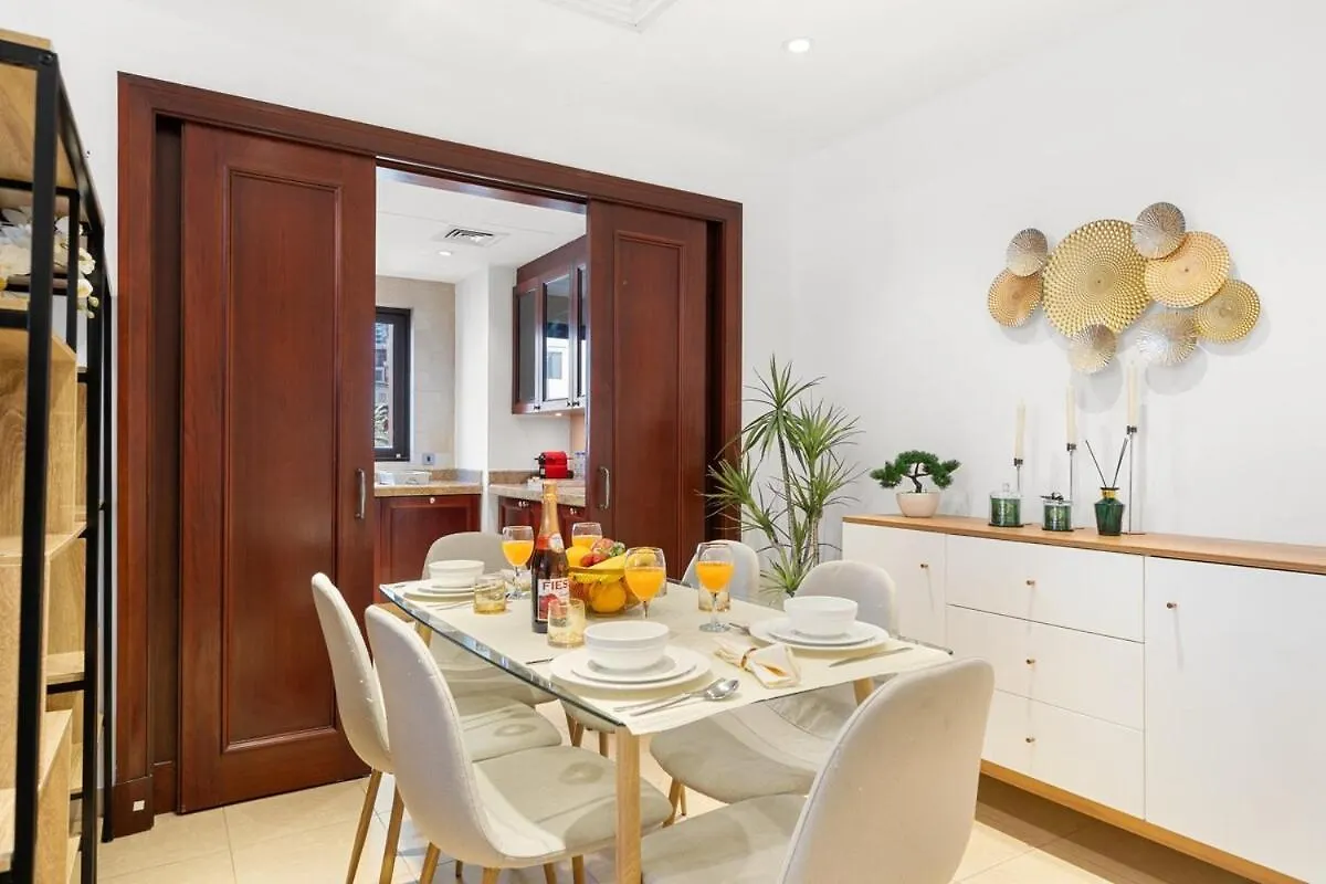 Burj Khalifa View Stay - Downtown Elegance - Chalethomes دبي الإمارات العربية المتحدة